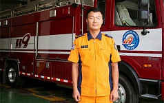 韩国消防员：临大难而不惧（图）