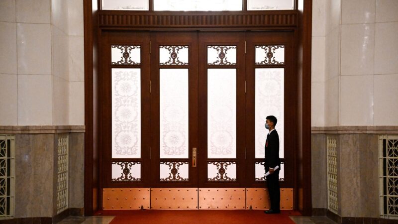 从铁腕到唯命是从：中共四任总理权力变迁史