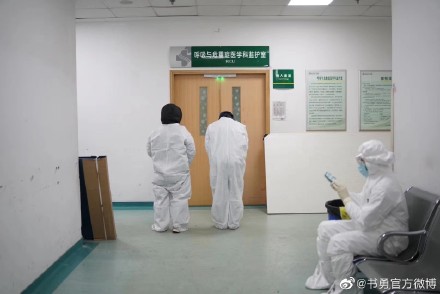 李文亮去世点燃空前愤怒 中共急令降温