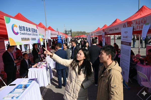 中国小学生一句话戳破财富分配真相 