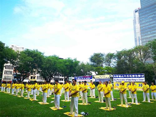 新加坡学员纪念4·25和平上访20周年（图）