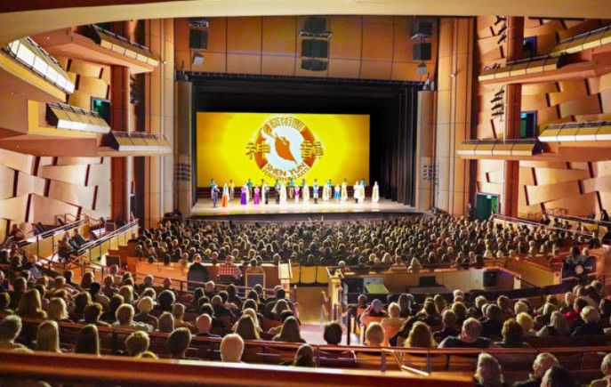 梅沙演出再爆满 华人观众感谢神韵创始人