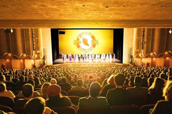 大陆移民被神韵震撼：演员是有使命的