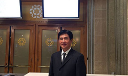 唐国魁在巴黎凡尔赛会议宫参加2017年欧洲法轮大法交流会。（大纪元）