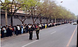 四‧二五”中南海万人上访真相（大纪元图片）