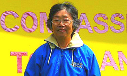 超越人生苦难 女教授从80岁回到60岁