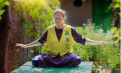 走过万水千山 德妇女找到心灵归宿（图）